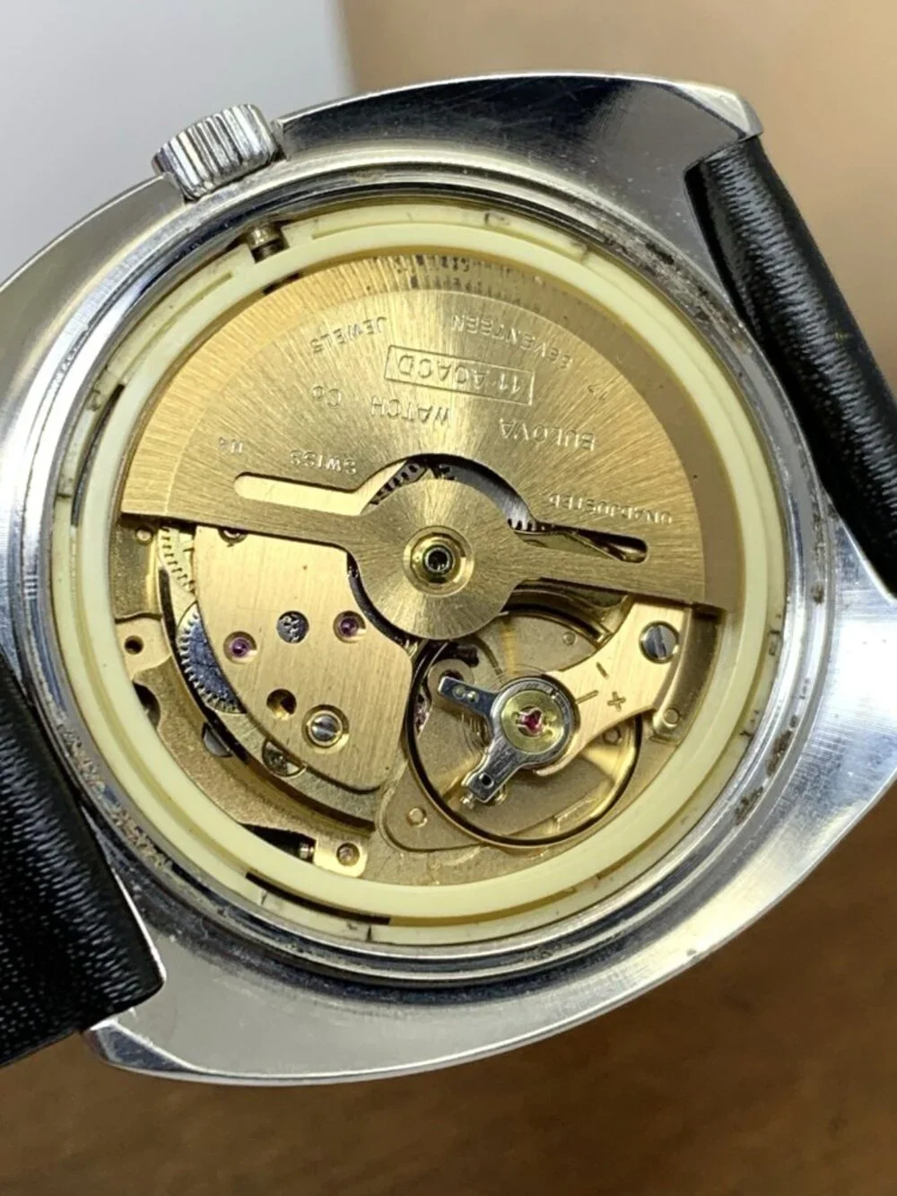 Bulova Men's Watch 7313 Vintage 1970's N4 Swiss Automatic Greyhound Safe Driving